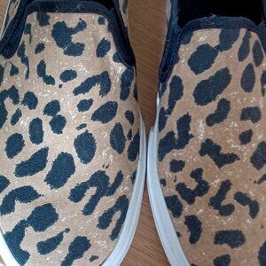 Keds Women's 8.5 leopard casual sneakers
